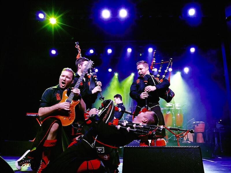 Otto Meyer präsentiert: Rantastic Kopfhörer live – RED HOT CHILLI PIPERS - featuring The Red Hot Chilli Dancers